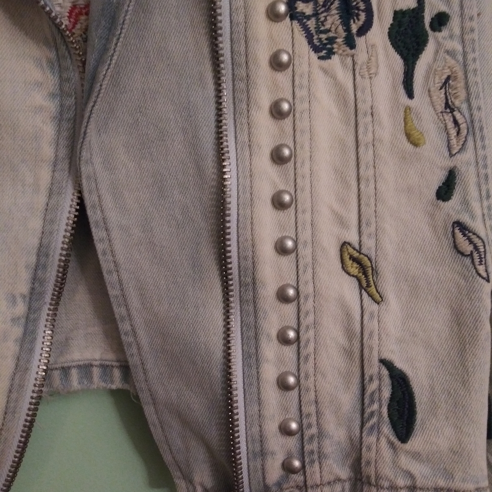 SOLD. BLANKNYC Light Denim Jacket Small - Picture 10 of 14